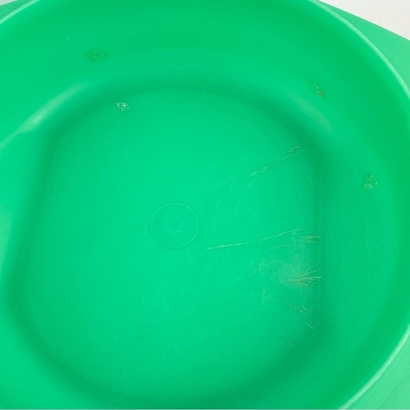 Tupperware Vintage Grater Slicer Shredder with Bowl Green - Picture 3 of 8
